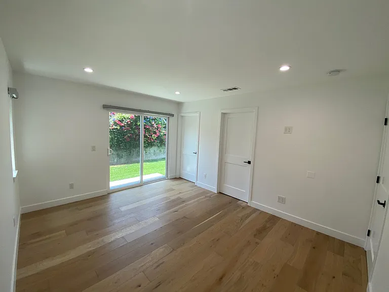 6735 Glade Ave — Photo 18