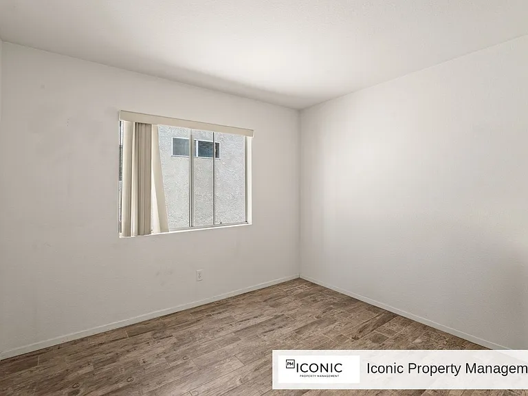 10806 Westonhill Dr — Photo 23