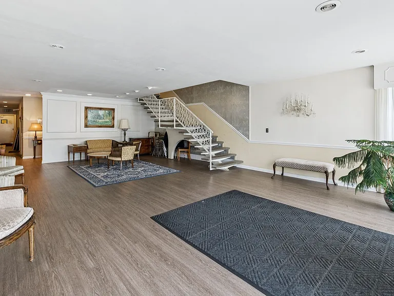 1302 Martin Luther King Blvd #32 — Photo 22