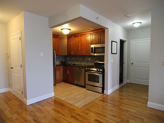 2nd image of 20-12 31st St #1G