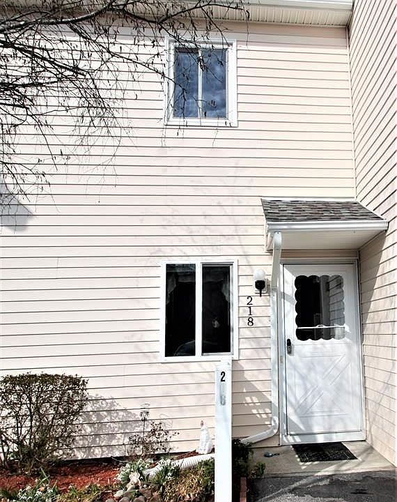 1st image of 218 Gregory Ct