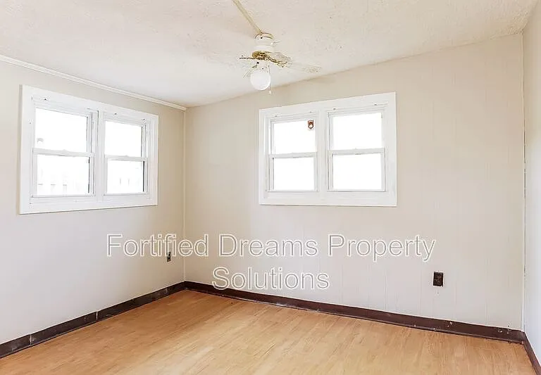 842 Efird St — Photo 8