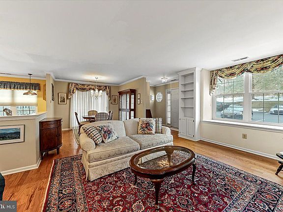 5th image of 63 Bayberry Ct #63