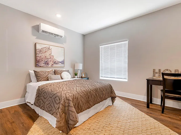 The Pointe Grand Apartment Homes — Photo 28