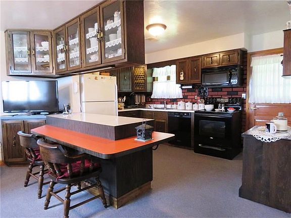 4th image of 371 Marbury Dr