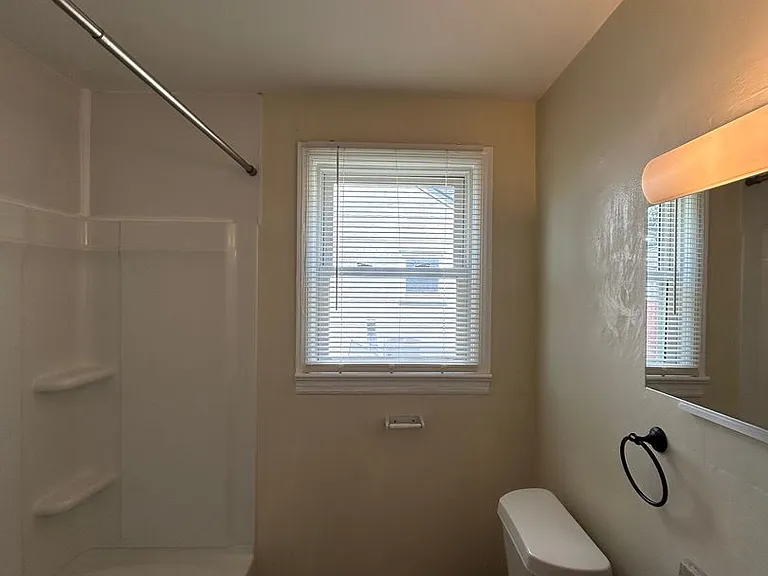 611 Woodvale Ave — Photo 11