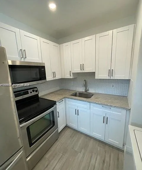 2048 NE 168th St #3 — Photo 24