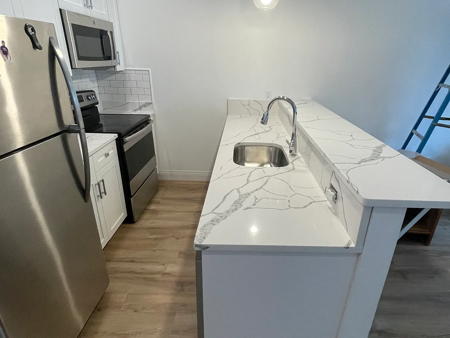 1 bed, 665 sqft, $2,705 — Photo 3