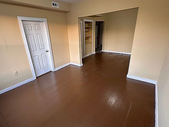 3rd image of 1113 S Sacramento Blvd