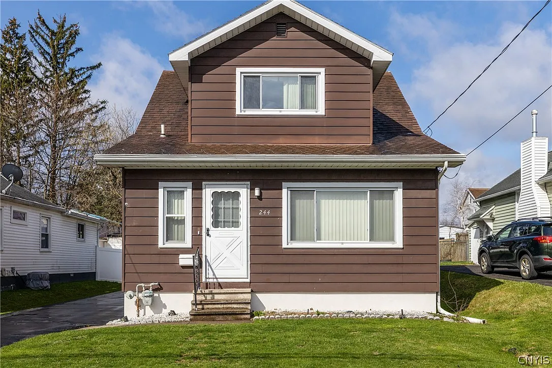 244 Burns Ave photo 1
