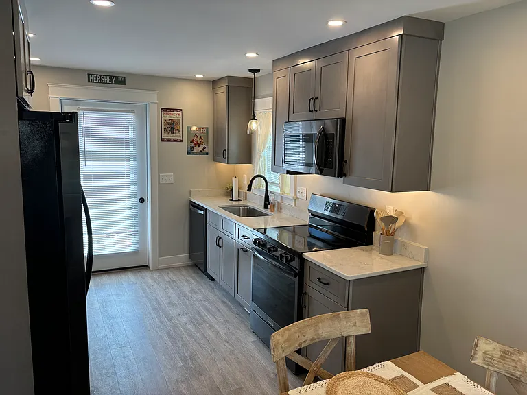 36 W Main St — Photo 21