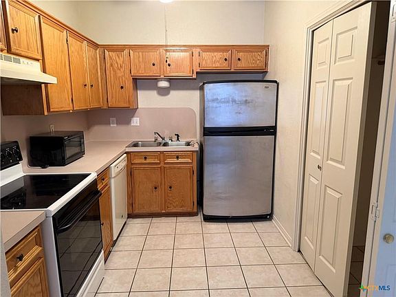 4th image of 5106 Daybreak Dr