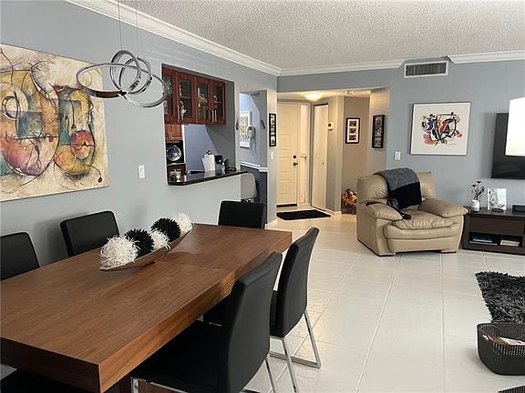 5th image of 10791 NW 14th St APT 303