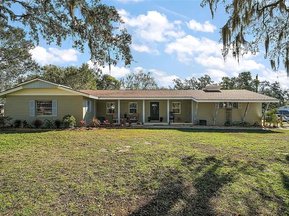 1391 E Crooked Lake Dr, Eustis, FL 32726