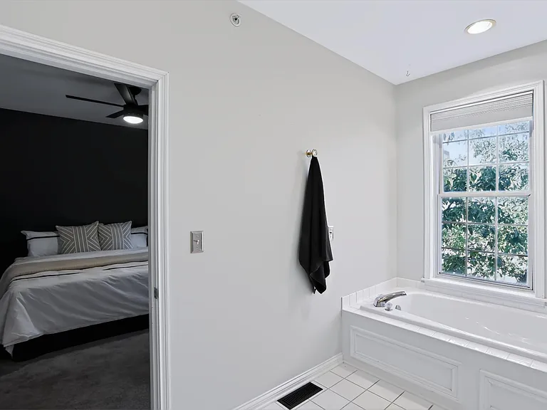 219 N New Jersey St #219D — Photo 18