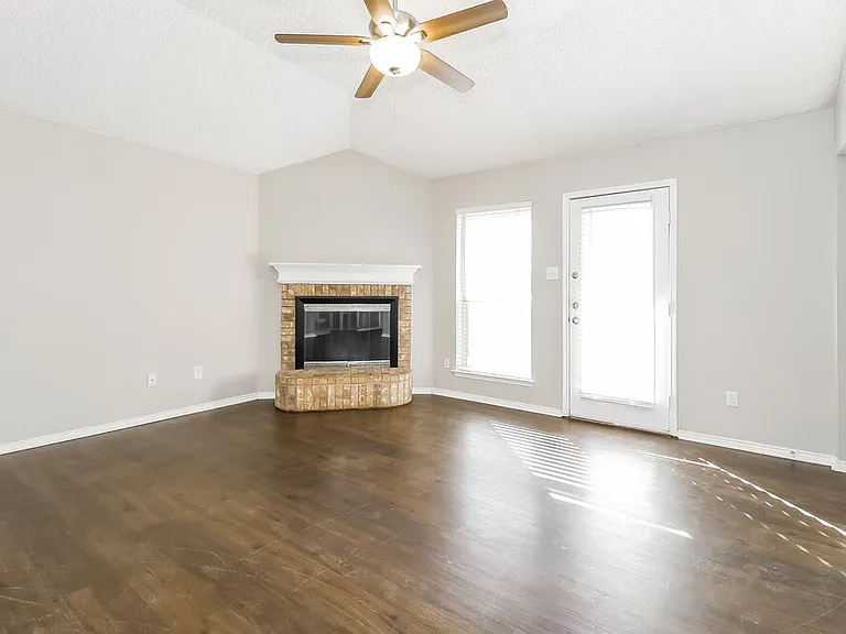 4553 Wheatland Dr — Photo 4