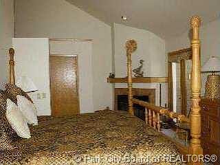 4th image of 942 Norfolk Ave #942