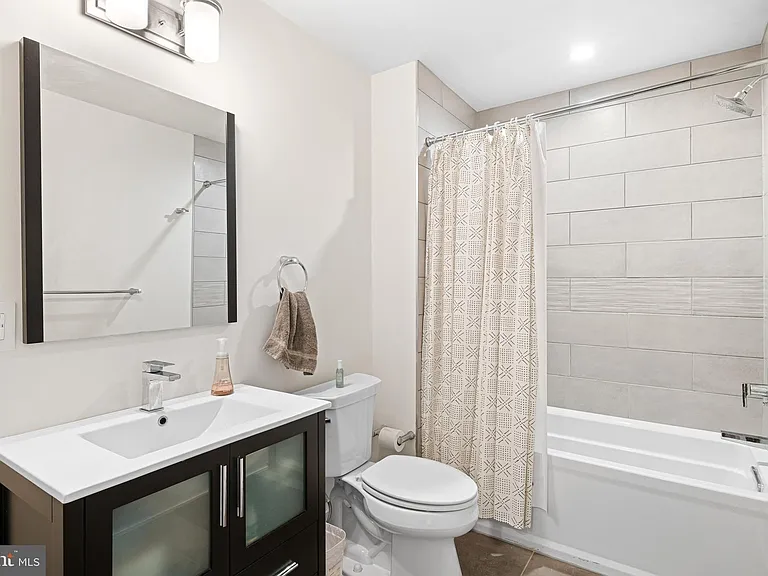 1215 N 5th St #2 — Photo 15