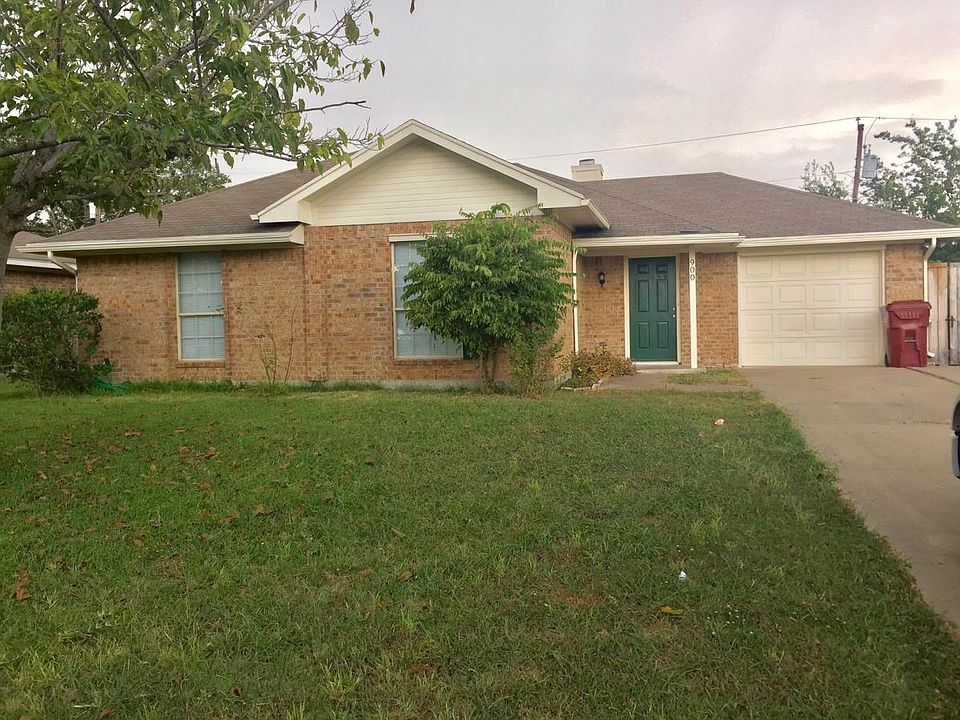 1st image of 900 Meadowdale Dr