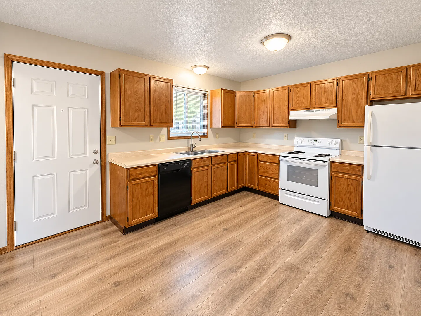 Westlake Apartments — Photo 4