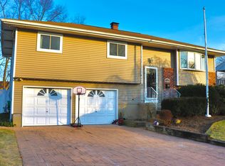 139 Headline Rd, Deer Park, NY 11729