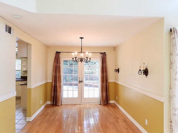 5th image of 398 S Rosebud Ct