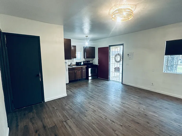 531 Haggin Ave #B — Photo 6