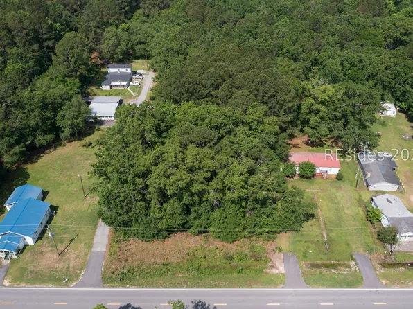 741 Deerfield Rd, Bluffton, SC 29927
