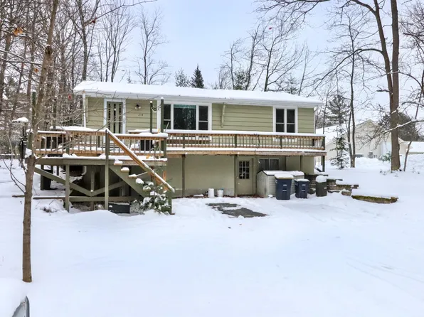 219 9th St, Eagle River, WI 54521