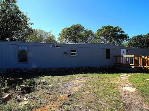 300 W Taylor St, Llano, TX 78643