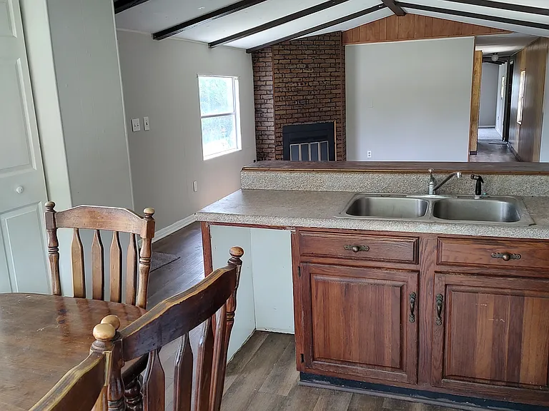 6377 Beloit Ave — Photo 8