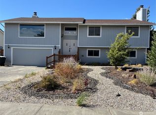 812 W Edgewater Ln, Moses Lake, WA 98837