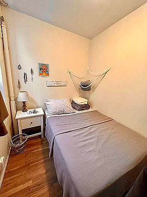 4th image of 406 E 64th St APT 15