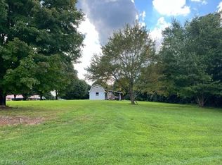 Ridgeview Dr, Jonesville, NC 28642