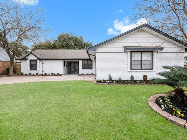 322 E Edgebrook Dr, Houston, TX 77034