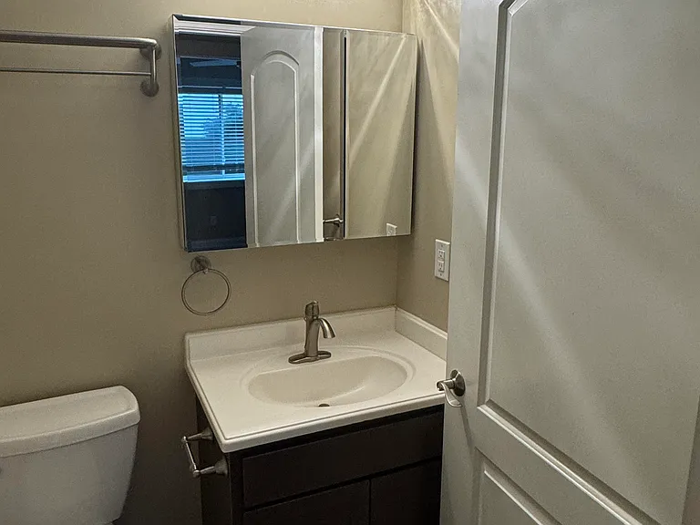 465 Burch St #4 — Photo 6