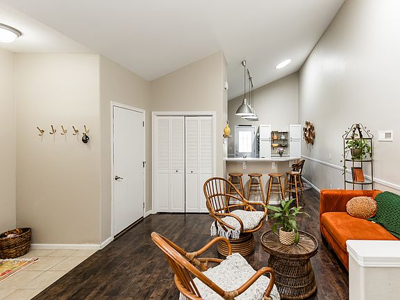 2nd image of 2202 Cinder Ct