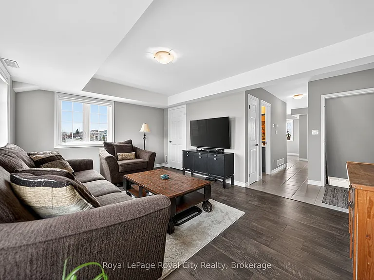 85 Mullin Dr #1B — Photo 7