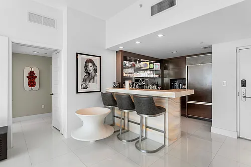 6801 Collins Ave #Penthouse 01 Photo 1