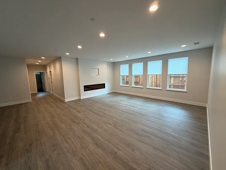 3624 Azell Rd #3620 — Photo 1