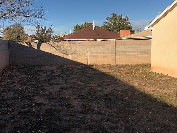 3rd image of 945 Manzano Ave SE