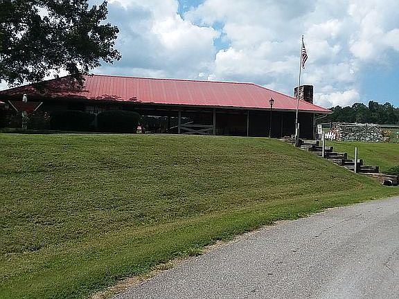 3rd image of 143 Moccasin Ln