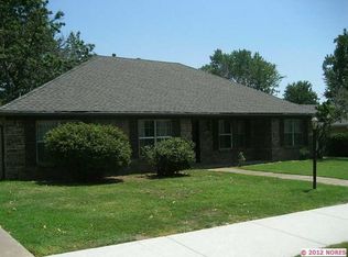 7026 E 52nd St S, Tulsa, OK 74145