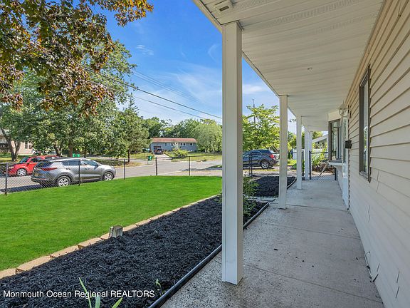 3rd image of 406 Brookforest Drive