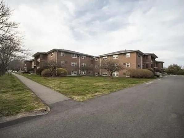 217 Rock St APT H8, Norwood, MA 02062