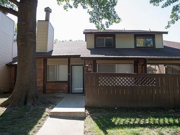 Great entrance with large trees
