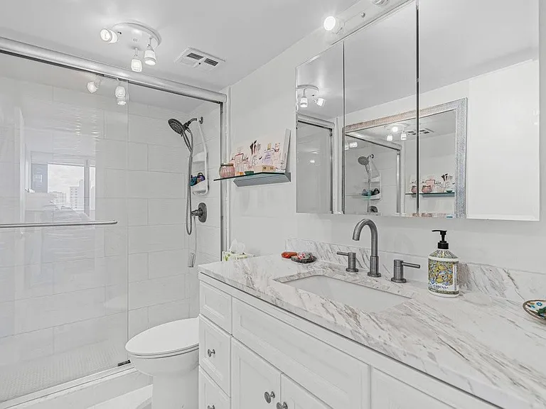 5600 N Flagler Dr #2004 — Photo 18