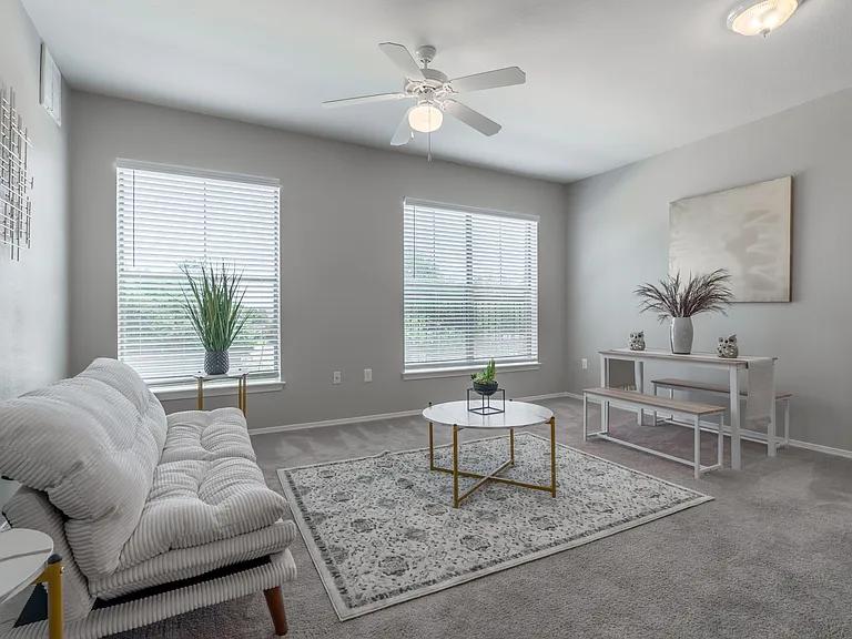 Lewisville Green — Photo 10