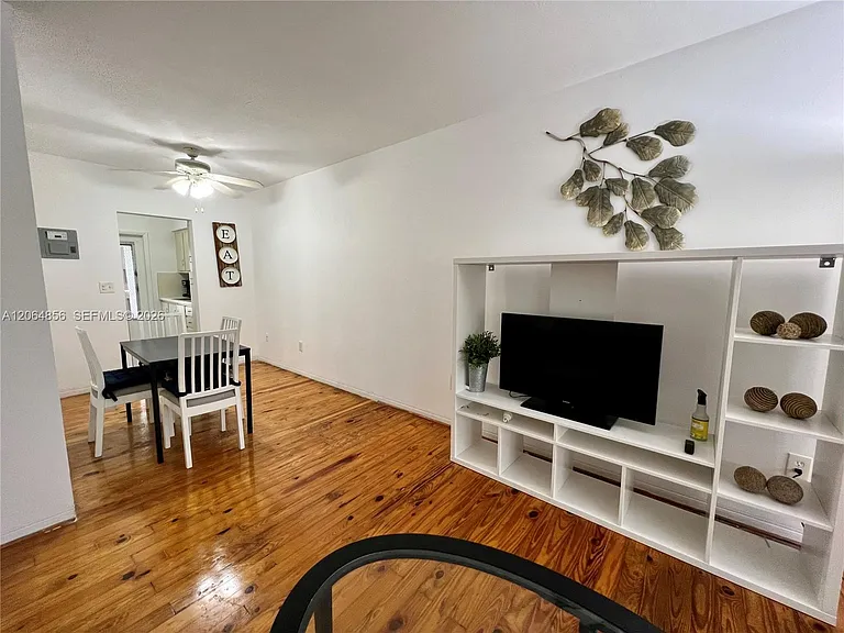 644 Meridian Ave #10 — Photo 1