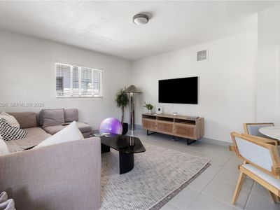 1050 7th St APT 3, Miami Beach, FL, 33139